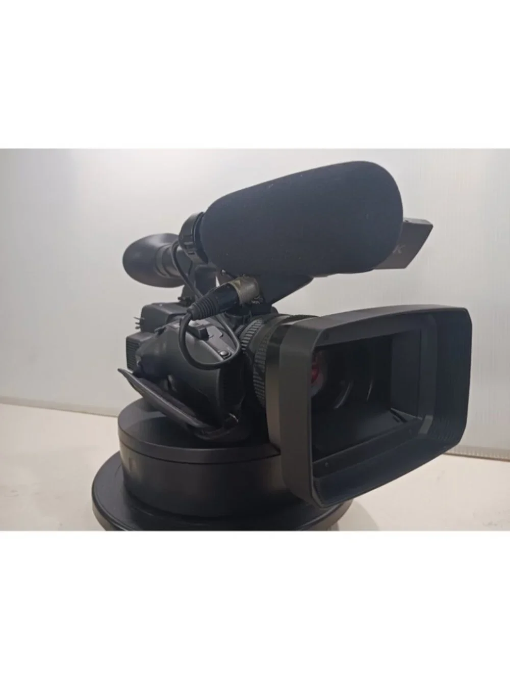 Prof. Sony PXW-Z100 4K XDCAM  Camcorder in great Condition--184 original hours